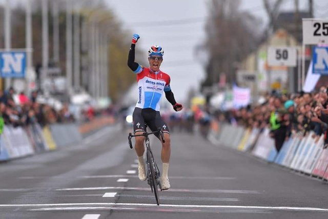 Велогонщик Deceuninck Quick step победил в гонке Кюрн-Брюссель-Кюрн