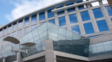Монолитное пожаростойкое стекло ФТ-1  - оптимальное решение противопожарного остекления